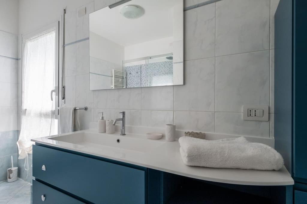 A Casa Di Mo', A Due Passi Dalla Stazione E Fiera Apartamento Bolonha