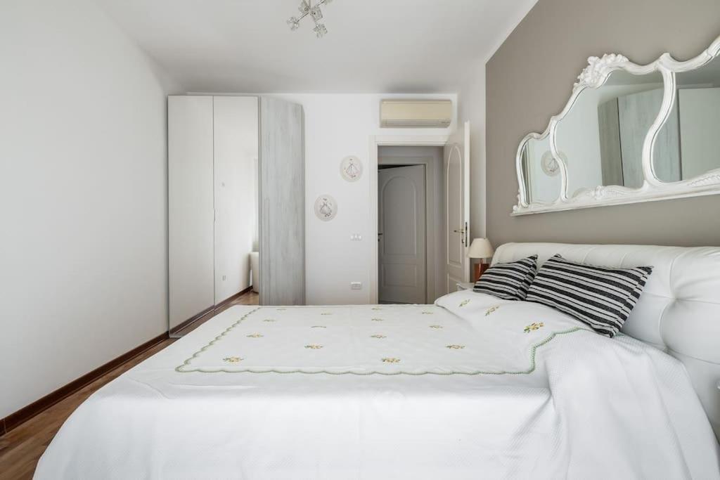 Apartamento A Casa Di Mo', A Due Passi Dalla Stazione E Fiera Bolonha