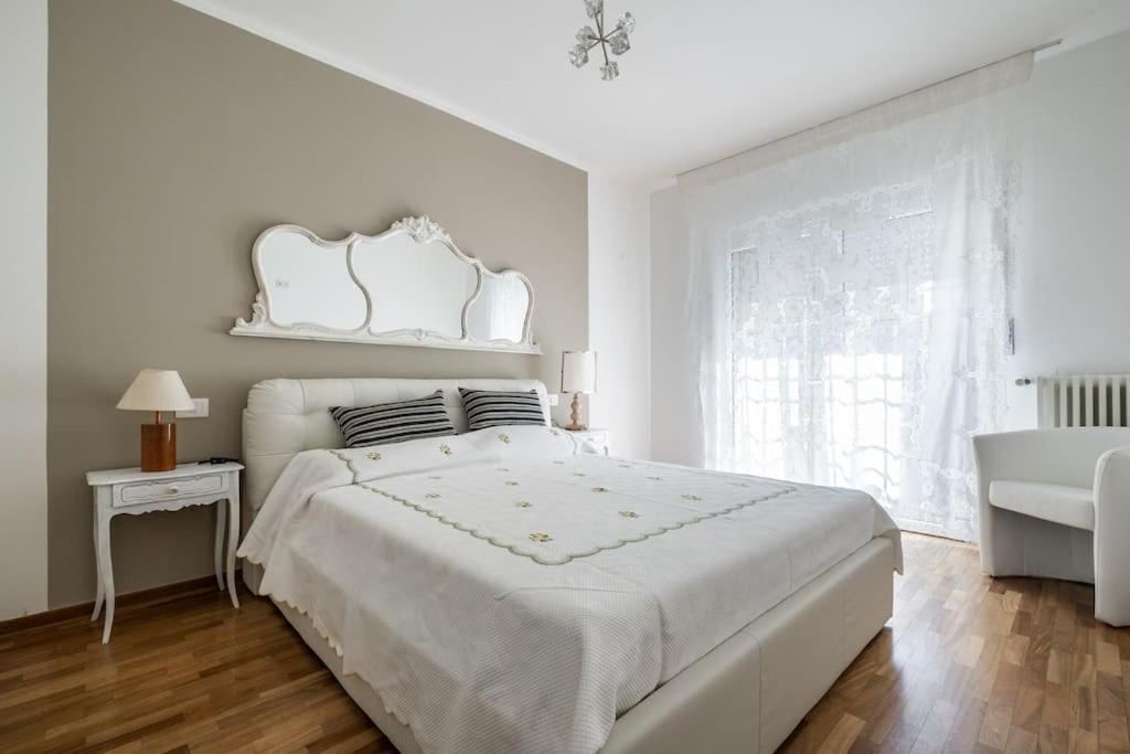 Apartamento A Casa Di Mo', A Due Passi Dalla Stazione E Fiera Bolonha